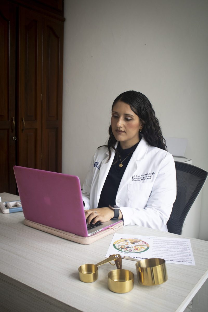 Consulta de nutrición en línea con Ana Paula Morfín nutrióloga clínica Guadalajara